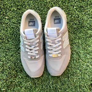 New Balance 996v2 “Castlerock” Size 7 Women’s